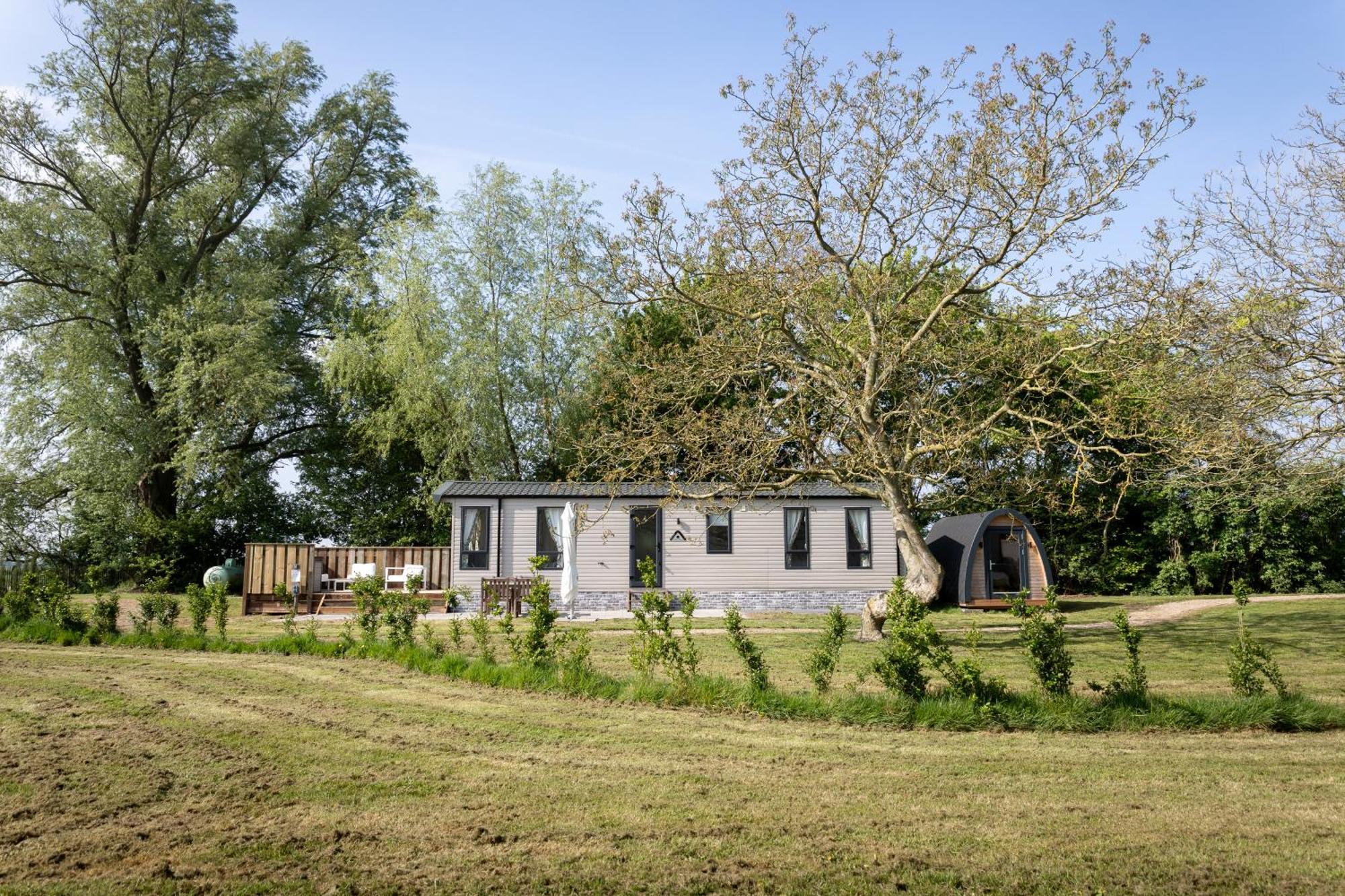 Hof Nieuwerkerk Chalet 1 Arnemuiden Bagian luar foto